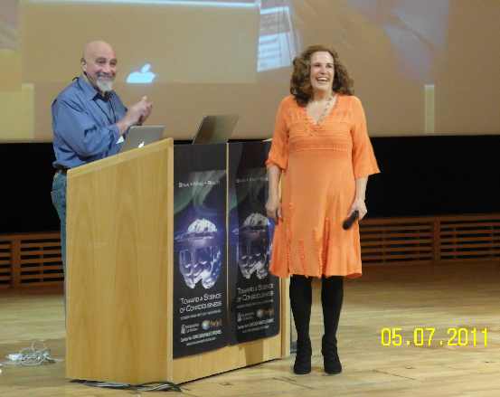 Toward a Science of Consciousness TSC, maj 2011 Stockholm Stuart Hameroff och Annika Dopping